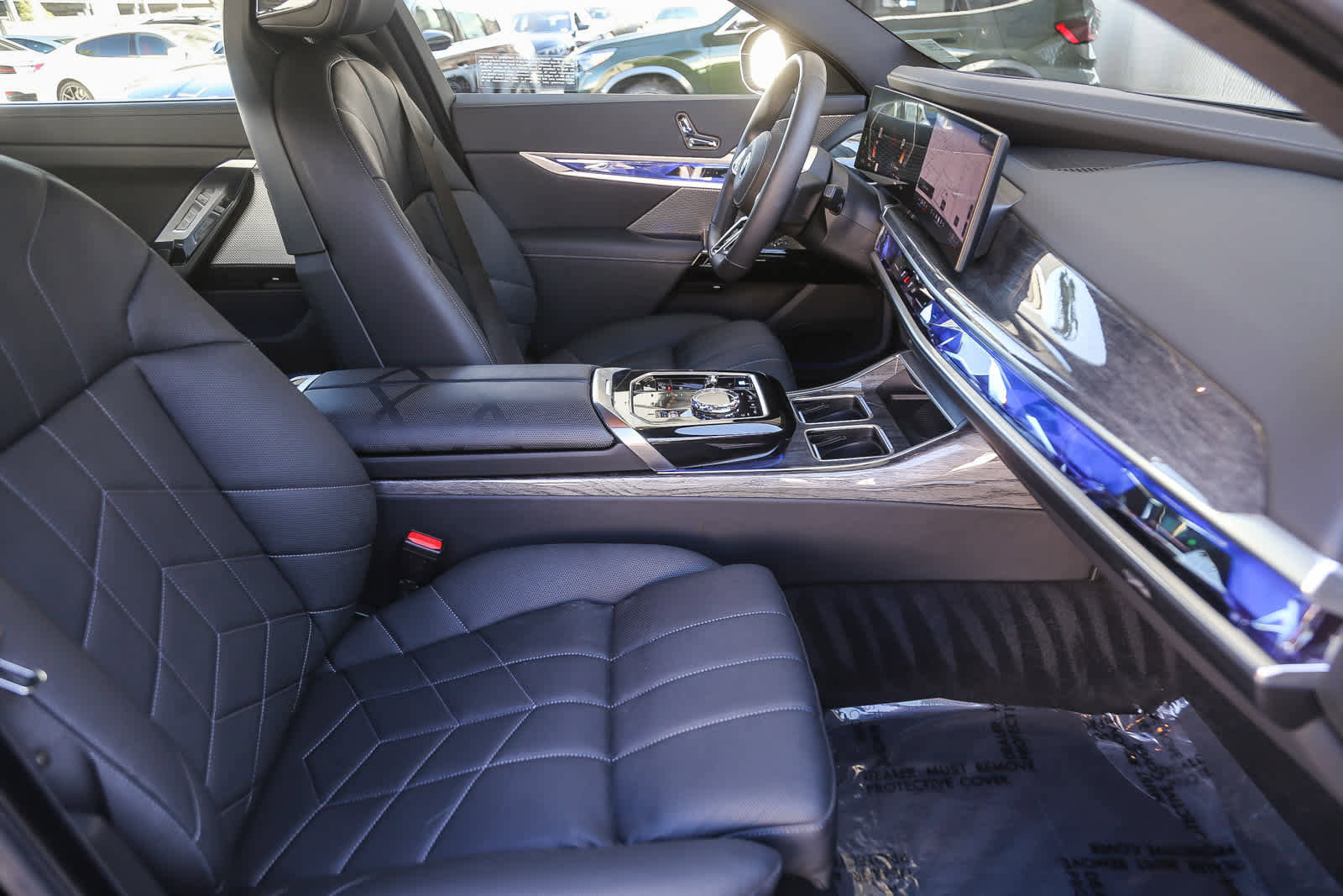 Used 2025 BMW i7 eDrive50 w/ M Sport Package image 13