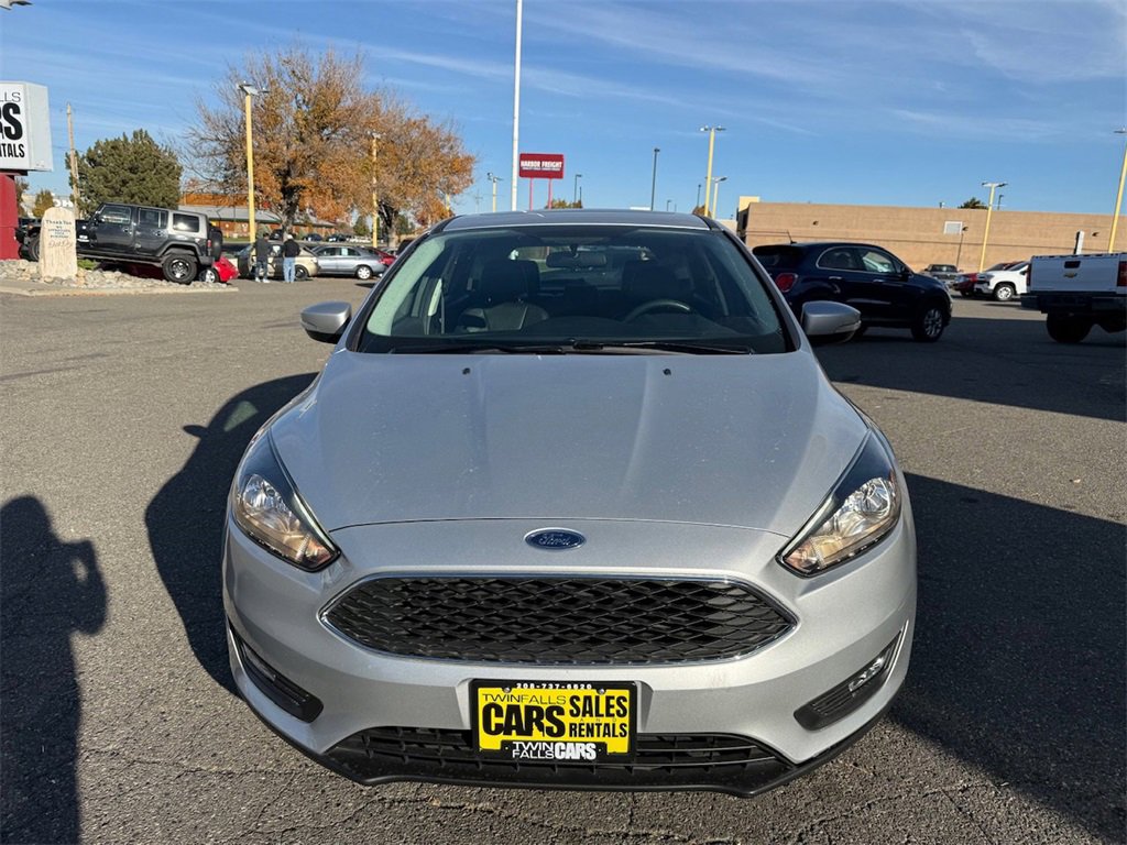 Used 2015 Ford Focus SE w/ Equipment Group 201A image 3