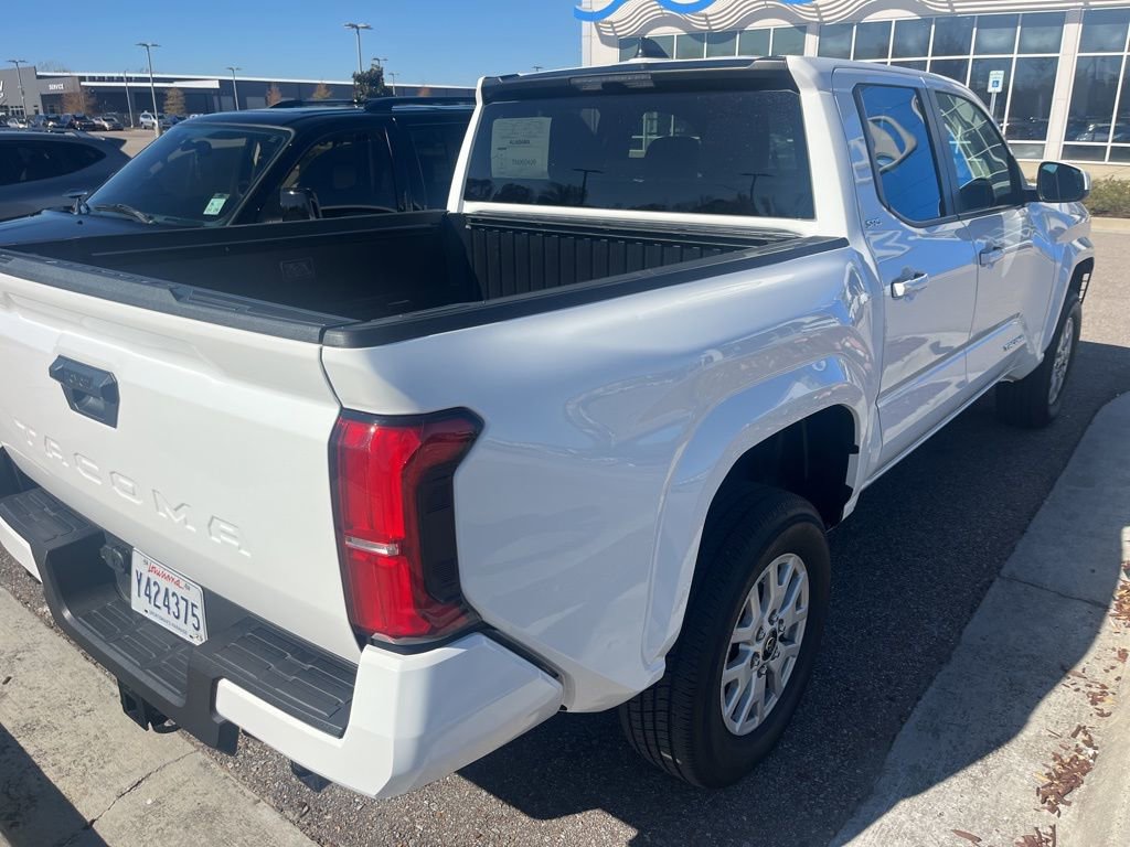 Used 2025 Toyota Tacoma SR5 image 3