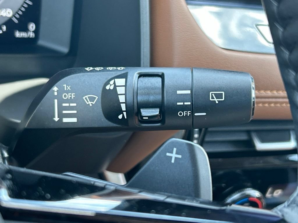 Certified 2024 Nissan Rogue Platinum FWD image 31