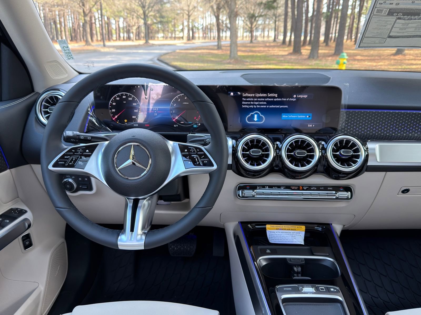 New 2026 Mercedes-Benz GLB 250 image 3