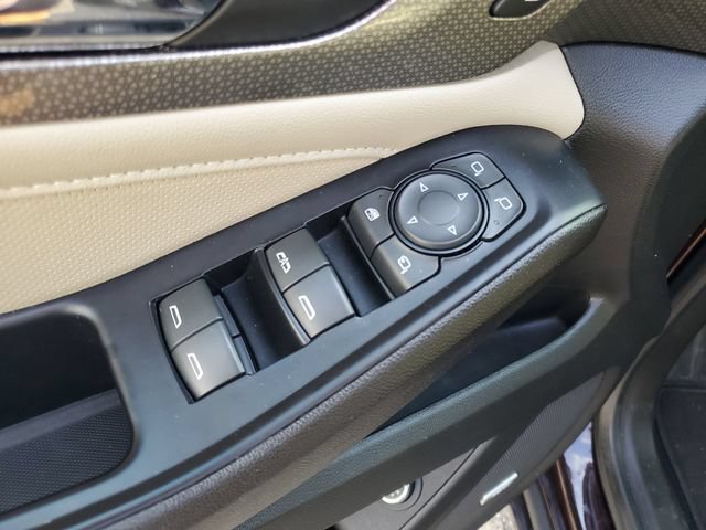 Used 2023 Chevrolet Traverse Premier w/ LPO, Cargo Package FWD image 9