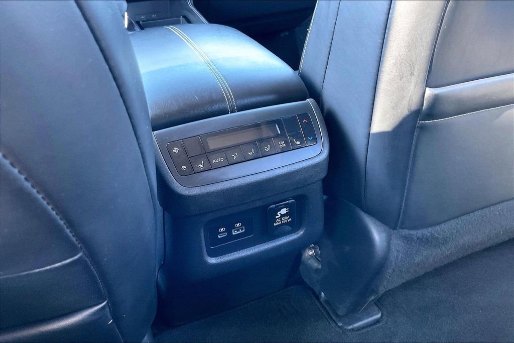 Used 2022 Nissan Pathfinder Platinum w/ Cargo Package FWD image 33
