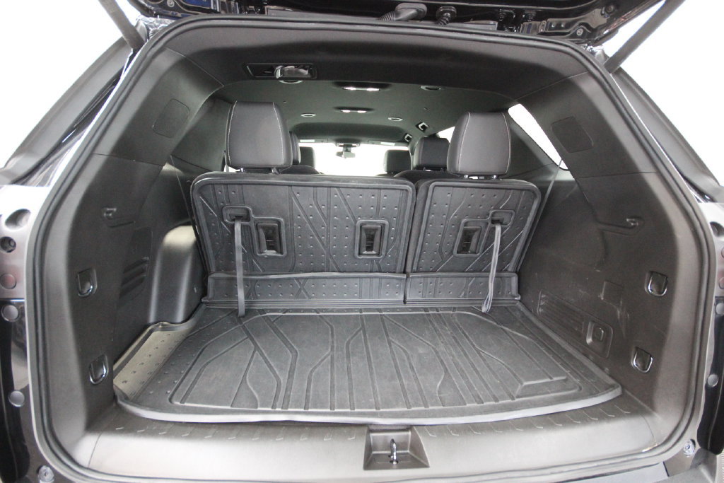Used 2022 Chevrolet Traverse LT w/ LPO, Floor Liner Package AWD/4WD image 6