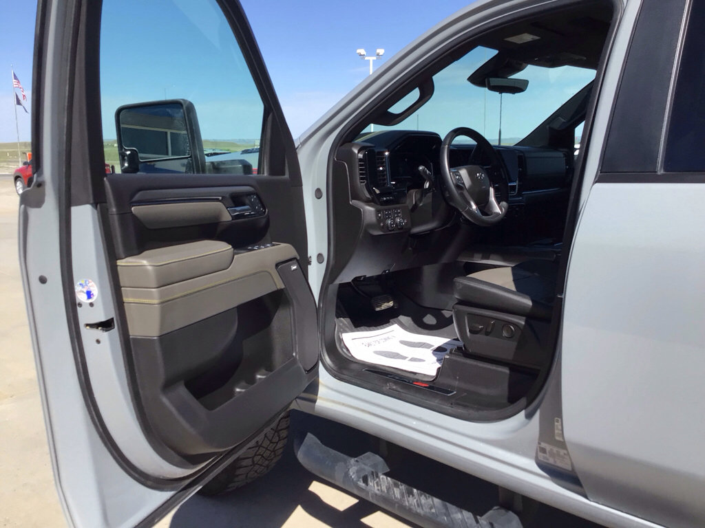 Used 2025 Chevrolet Silverado 2500 ZR2 w/ ZR2 Bison Edition AWD/4WD image 10