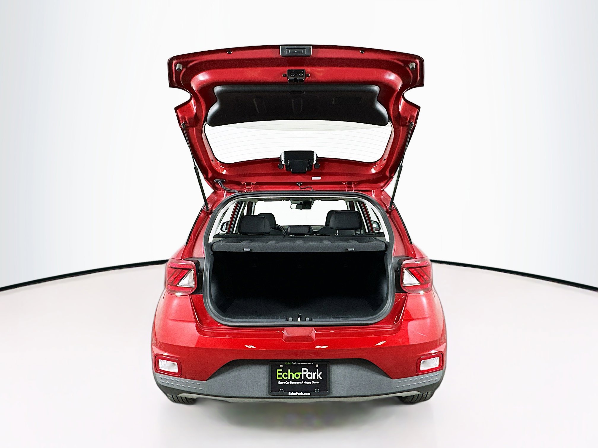 Used 2025 Hyundai Venue SEL image 28