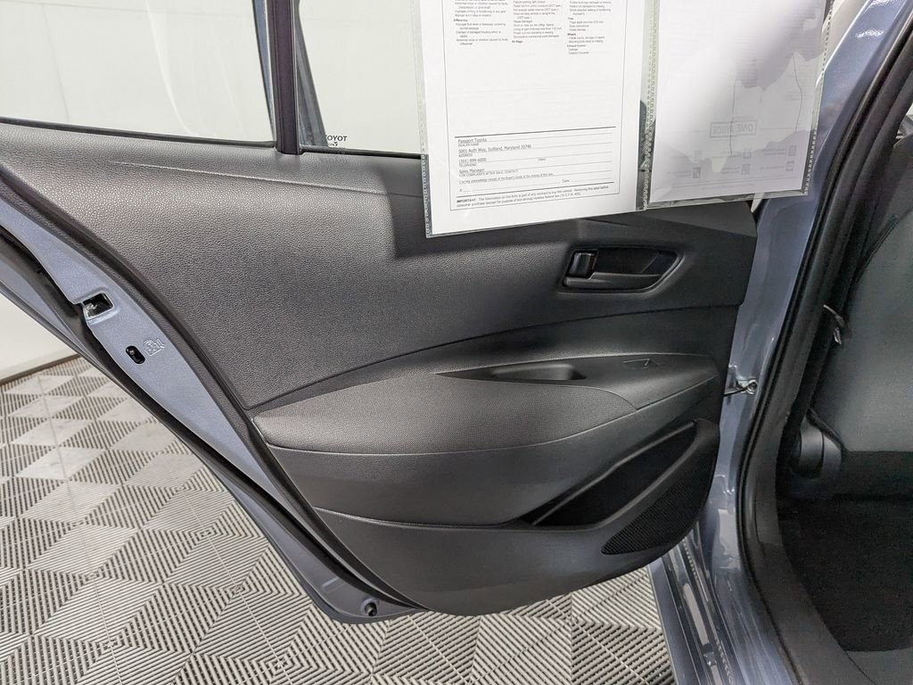 Used 2025 Toyota Corolla LE image 36