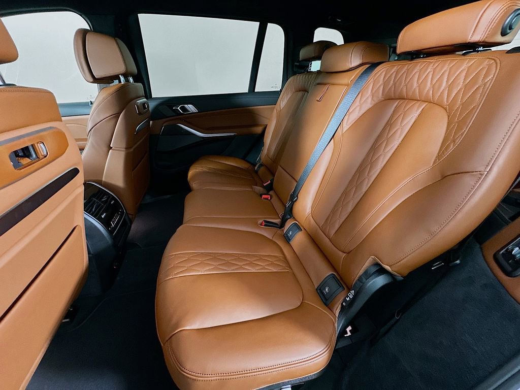 New 2026 BMW X7 M60i image 17