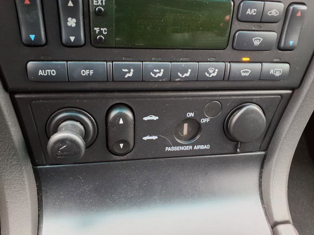 Used 2002 Ford Thunderbird Deluxe image 11