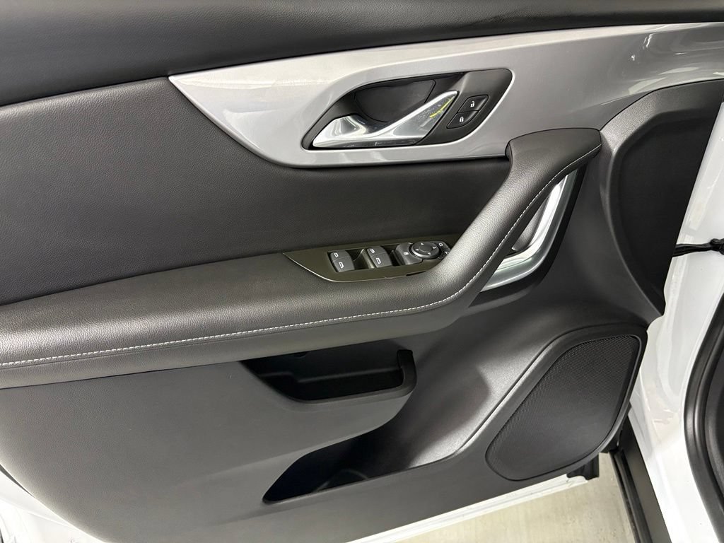 New 2026 Chevrolet Blazer LT w/ Midnight/Sport Edition FWD image 18