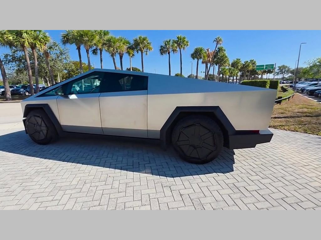 Used 2024 Tesla Cybertruck AWD Crew Cab image 48