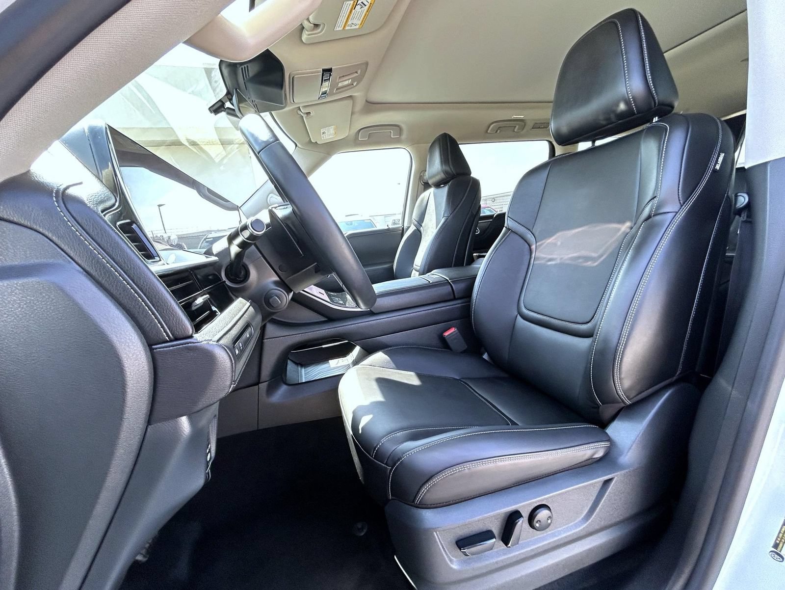 Used 2026 INFINITI QX80 Pure w/ Cargo Package AWD/4WD image 9