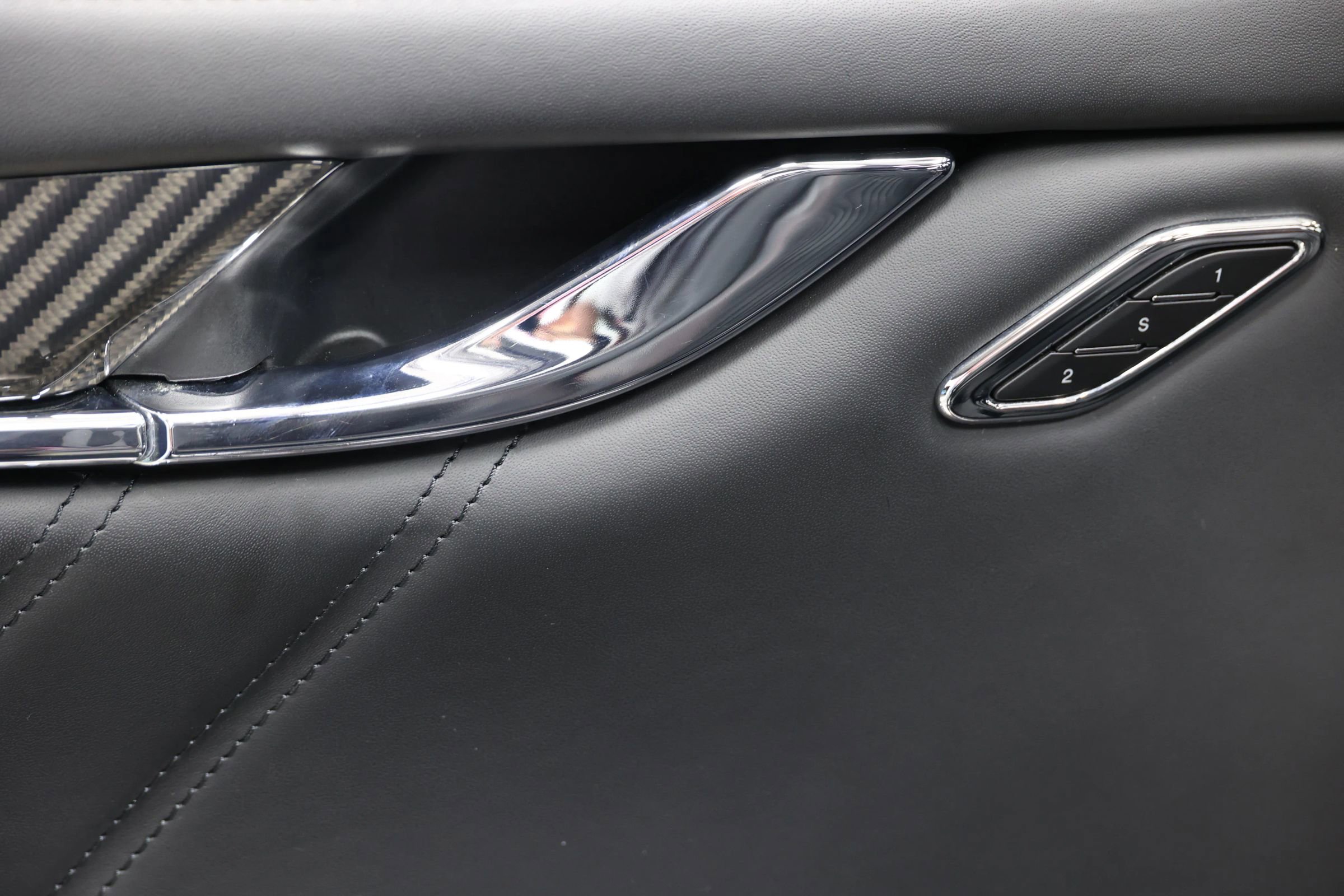 Used 2022 Maserati Quattroporte Trofeo image 10