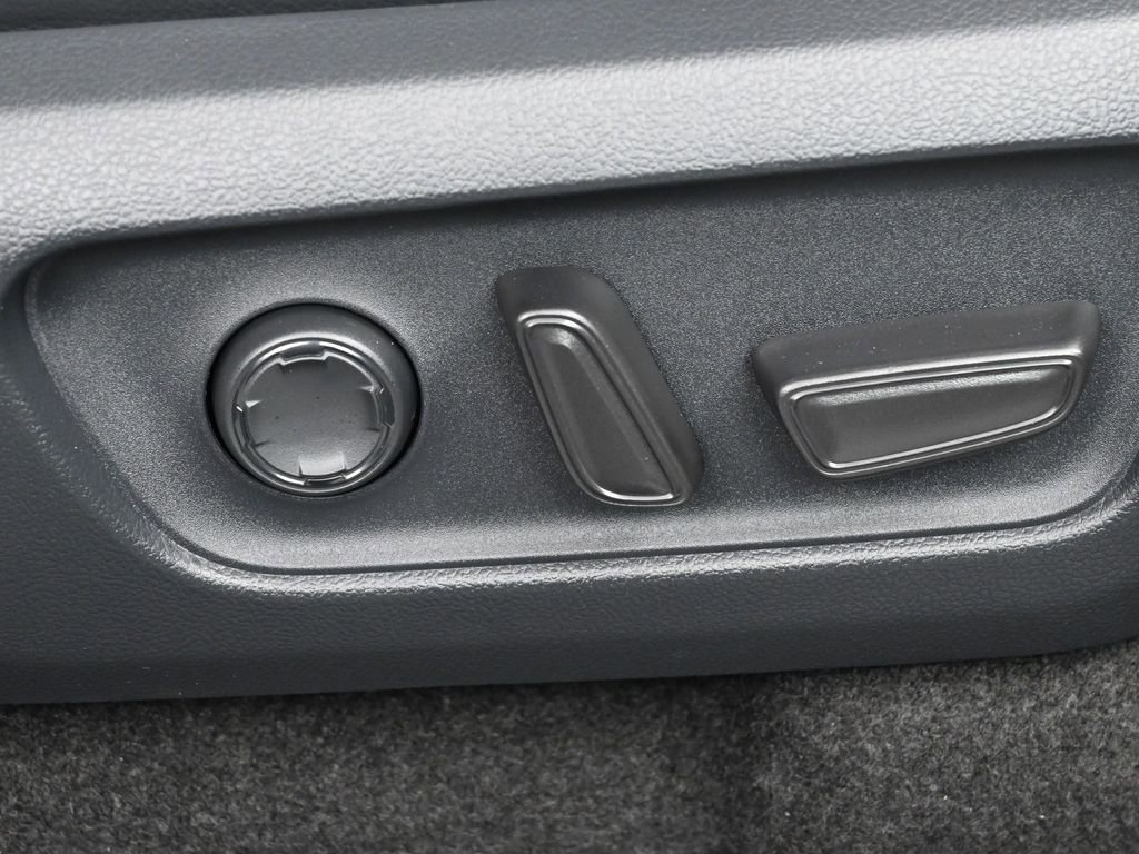 Certified 2025 Toyota 4Runner TRD Off-Road Premium image 41