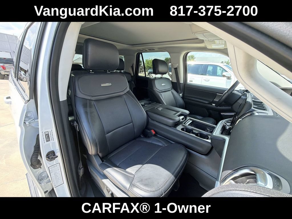 Used 2025 Ford Expedition Platinum AWD/4WD image 28
