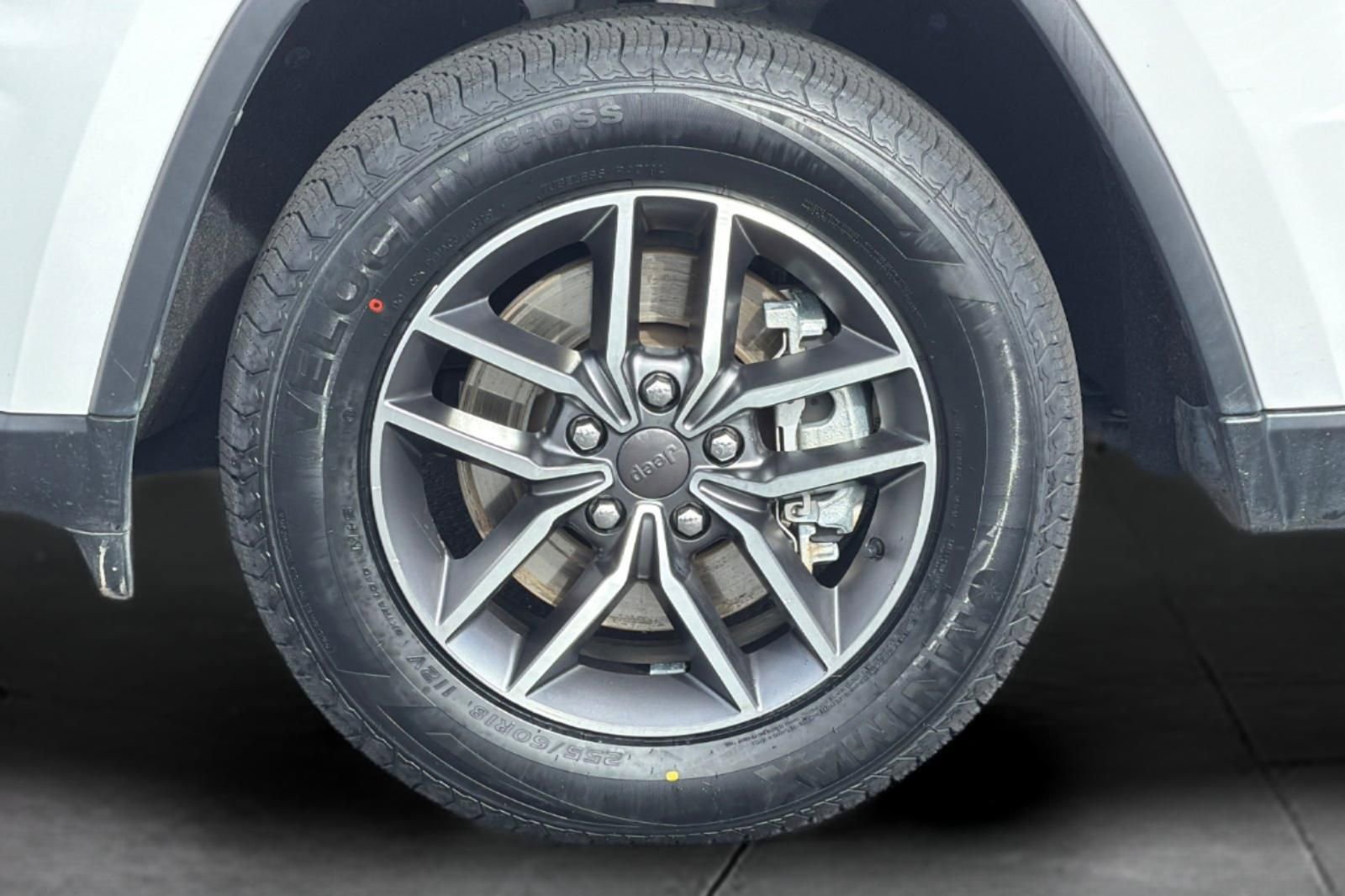 Used 2021 Jeep Grand Cherokee Limited w/ Luxury Group II image 28