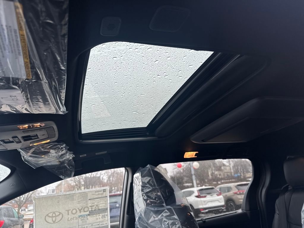 New 2026 Toyota Sienna Platinum image 15