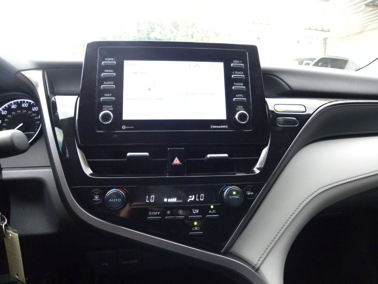 Used 2023 Toyota Camry SE AWD/4WD image 15
