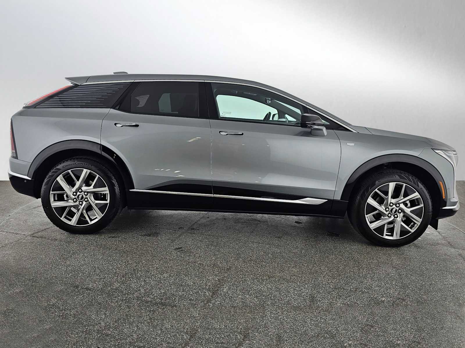 New 2026 Cadillac Optiq Luxury 1 image 2