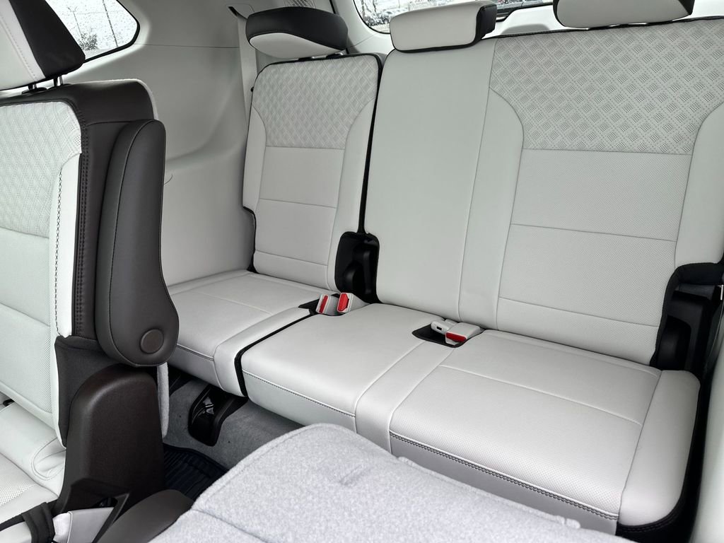 New 2026 GMC Acadia Denali w/ Super Cruise Package image 14