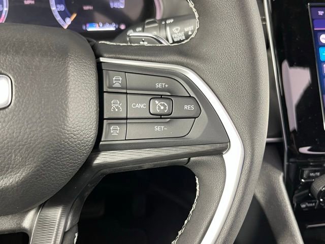 New 2026 Jeep Grand Cherokee Laredo AWD/4WD image 16