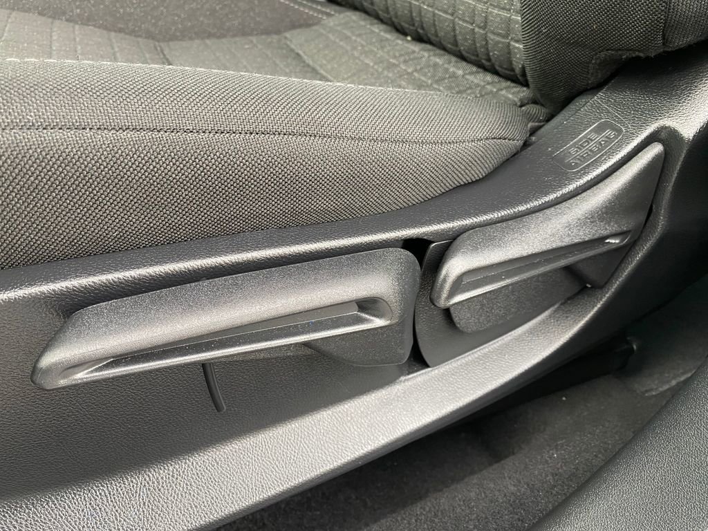 Used 2024 Honda HR-V LX image 11