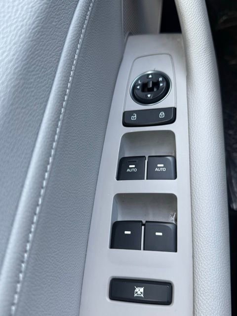 Used 2016 Hyundai Sonata Limited image 19