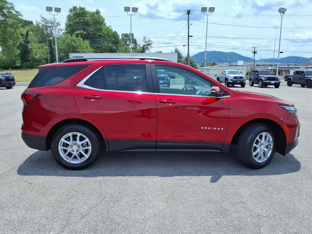 Used 2023 Chevrolet Equinox LT AWD/4WD image 3