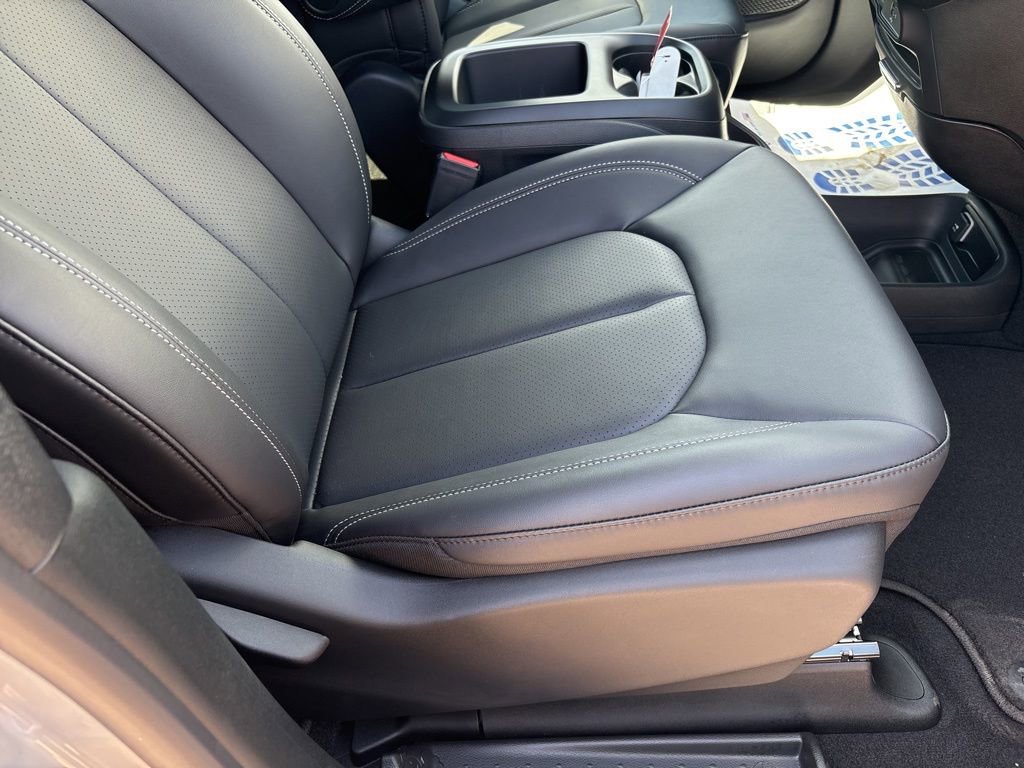 New 2026 Chrysler Voyager LX FWD image 32