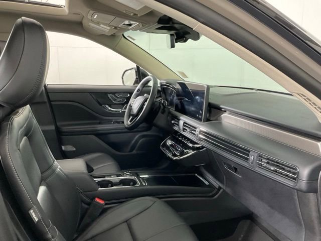 Used 2025 Lincoln Corsair Reserve AWD/4WD image 33