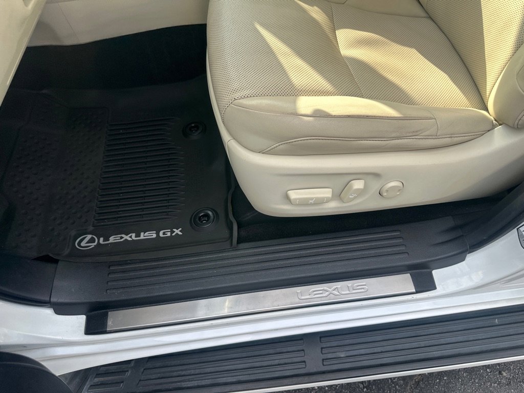 Used 2020 Lexus GX 460 Premium image 25