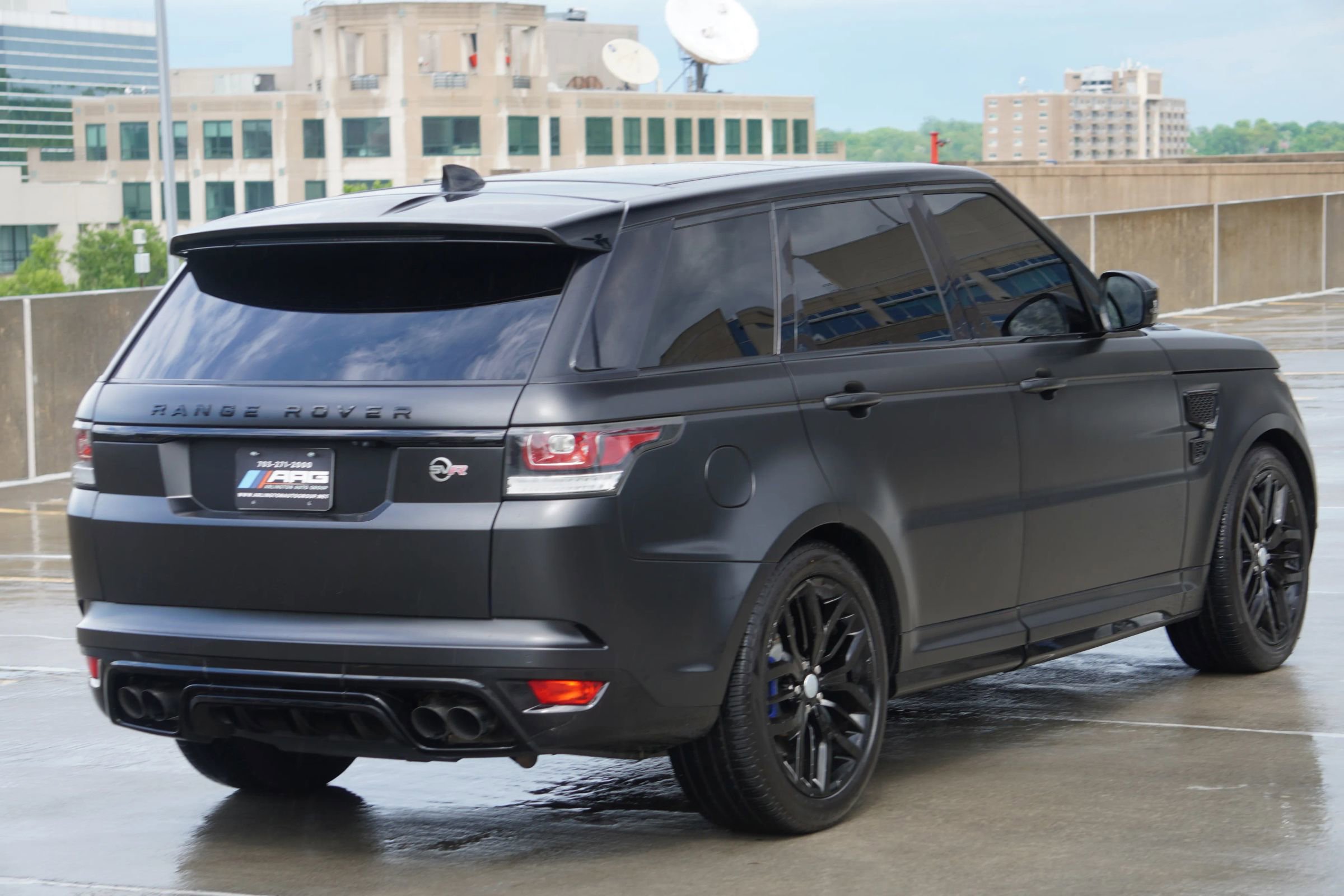 Used 2017 Land Rover Range Rover Sport SVR image 39