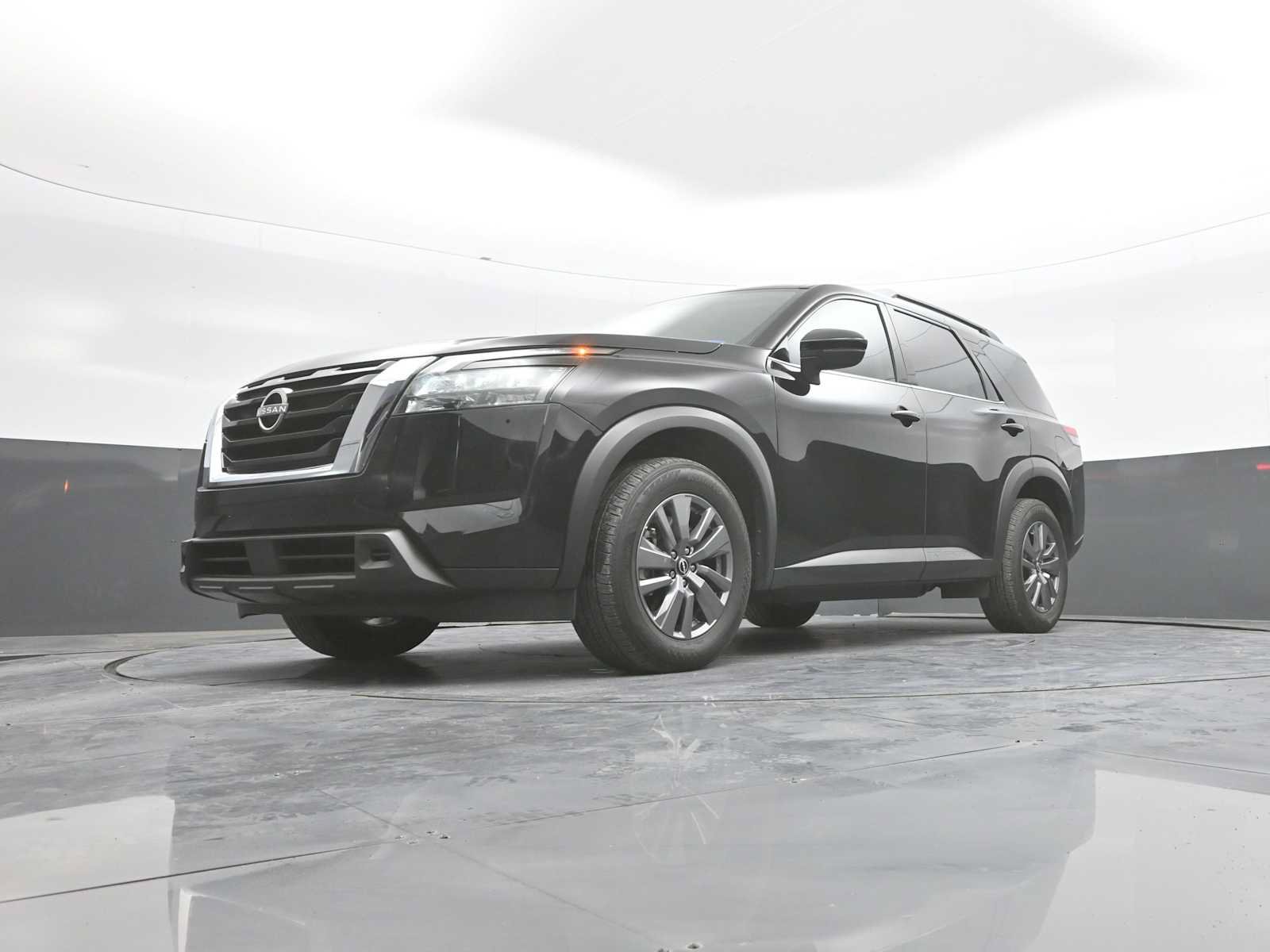 Used 2025 Nissan Pathfinder SV AWD/4WD image 37