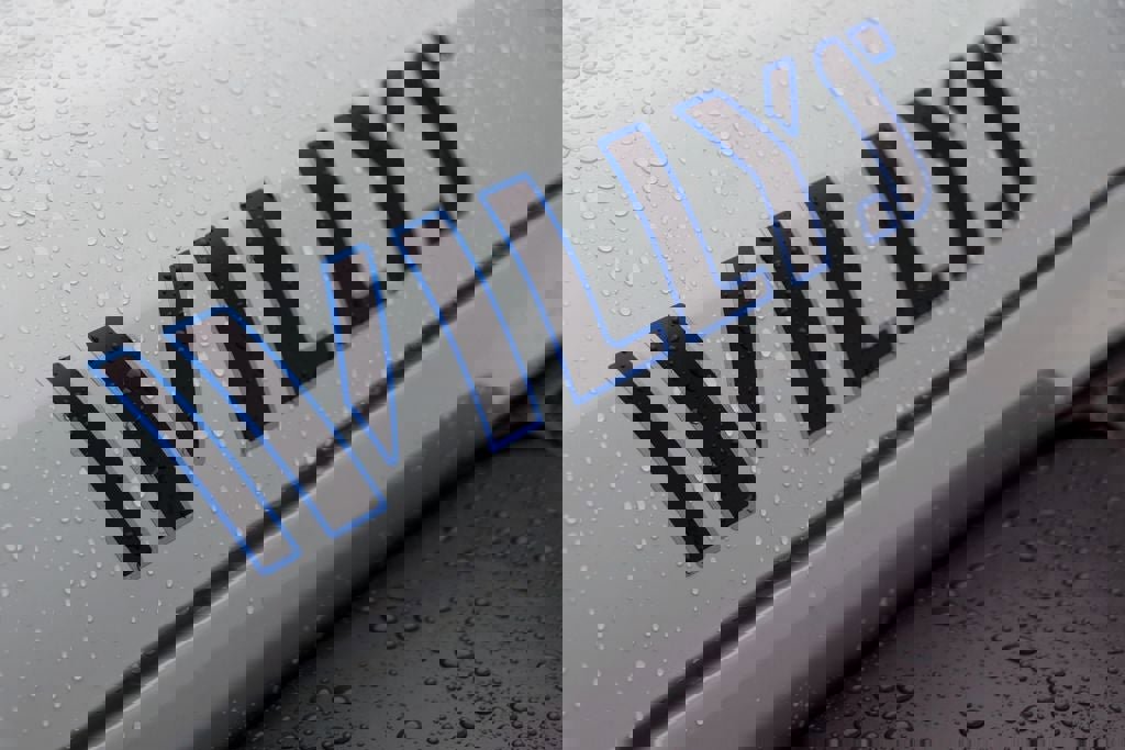 Used 2023 Jeep Wrangler Unlimited w/ Sun & Screen Package image 28