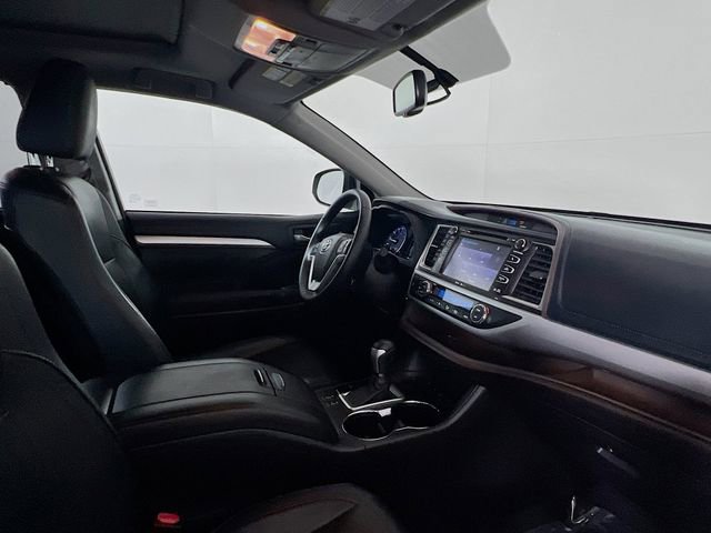 Used 2015 Toyota Highlander XLE AWD/4WD image 10
