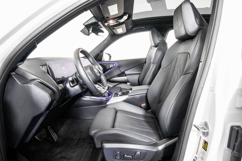 Used 2025 BMW X3 xDrive30i image 9