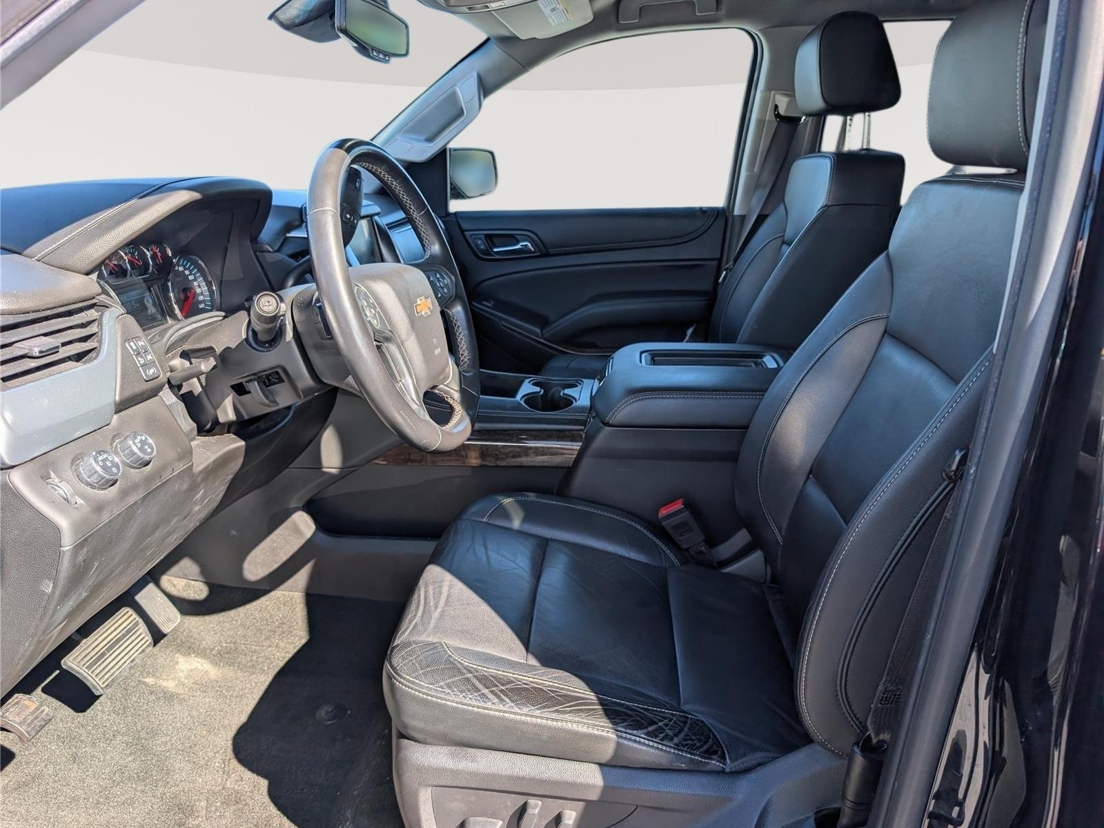 Used 2018 Chevrolet Tahoe LT w/ Z71 Midnight Edition AWD/4WD image 18
