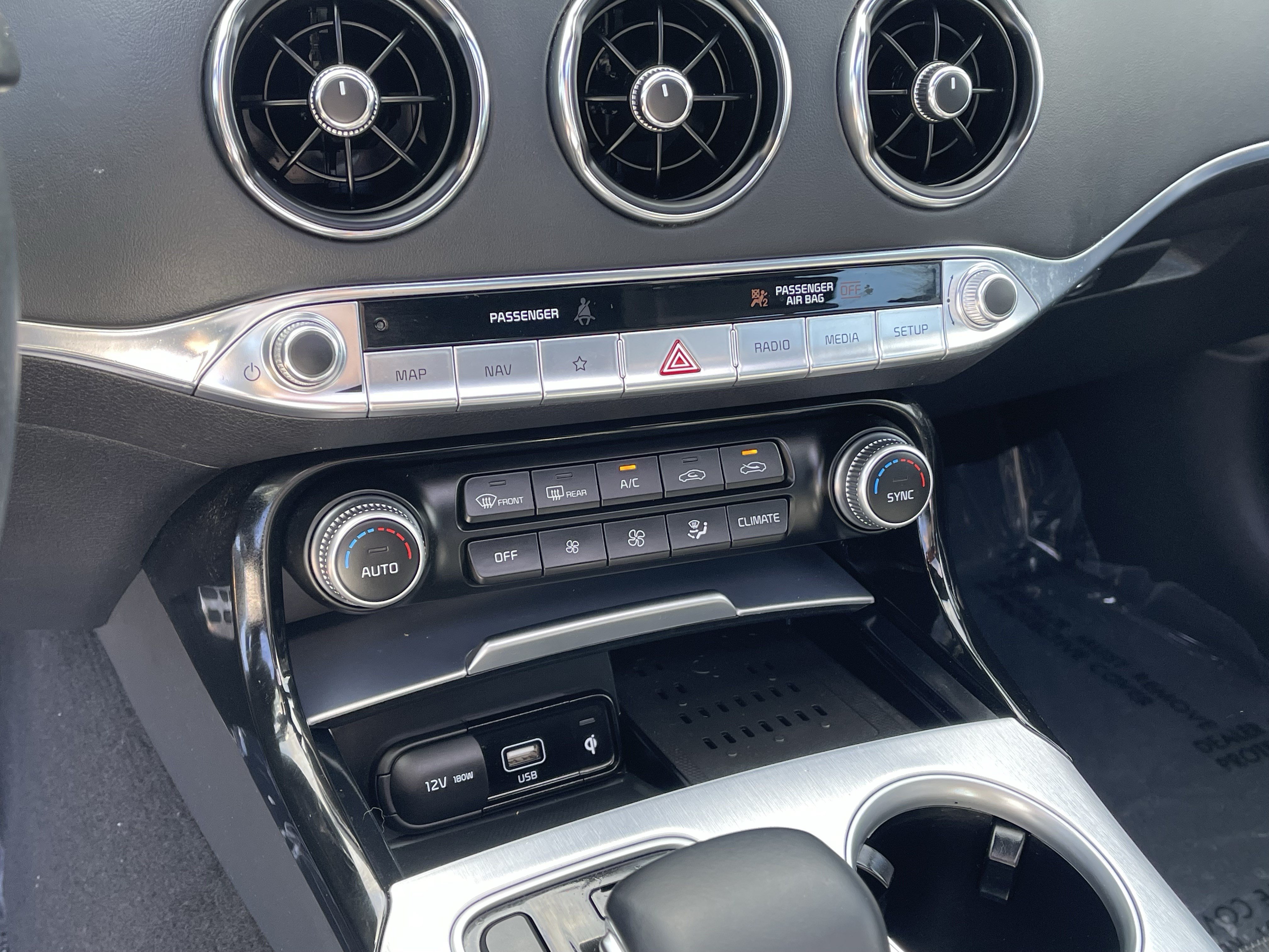 Used 2022 Kia Stinger GT2 AWD/4WD image 25