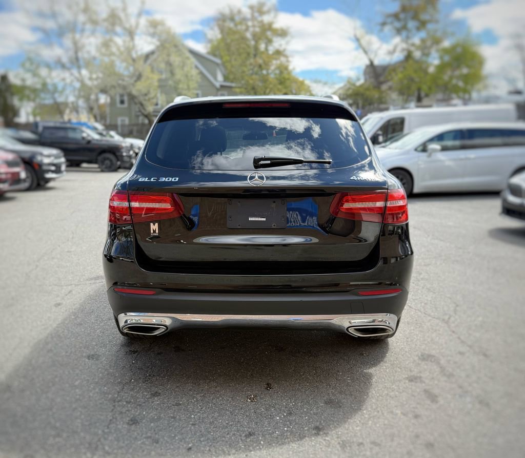 Used 2017 Mercedes-Benz GLC 300 4MATIC image 10