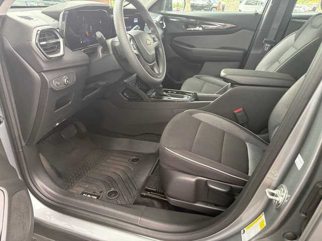 Used 2025 Chevrolet TrailBlazer LS FWD image 9