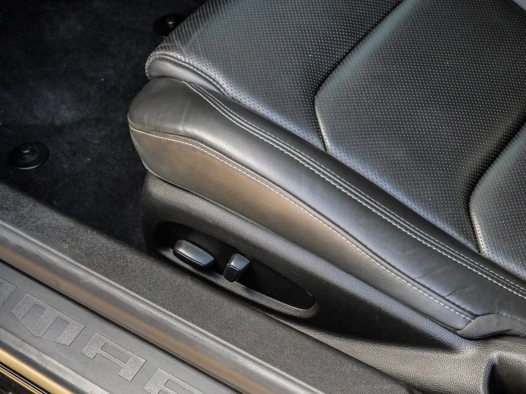 Used 2023 Chevrolet Camaro LT image 20