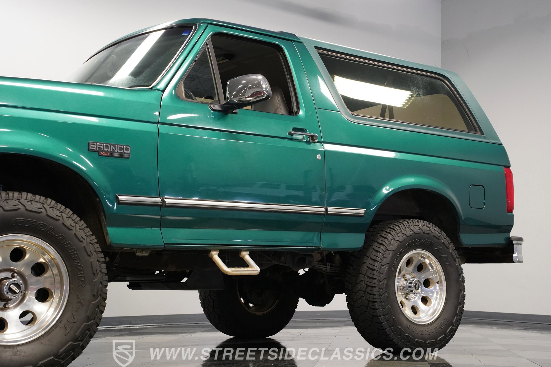 Used 1996 Ford Bronco XLT image 22