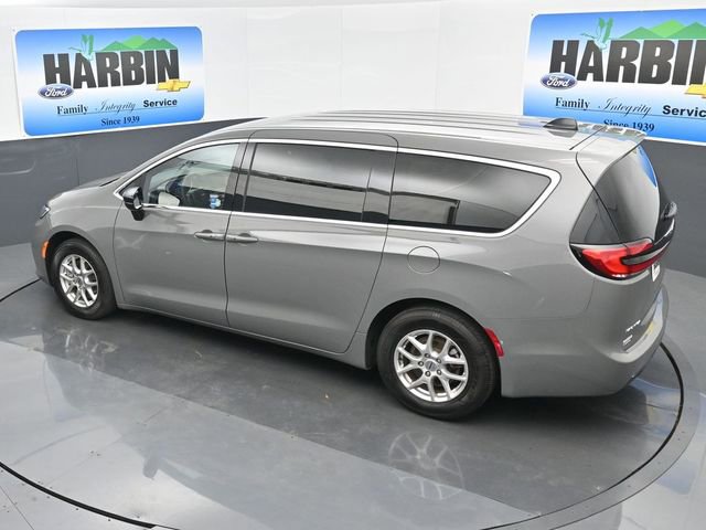 Used 2025 Chrysler Pacifica Select image 26