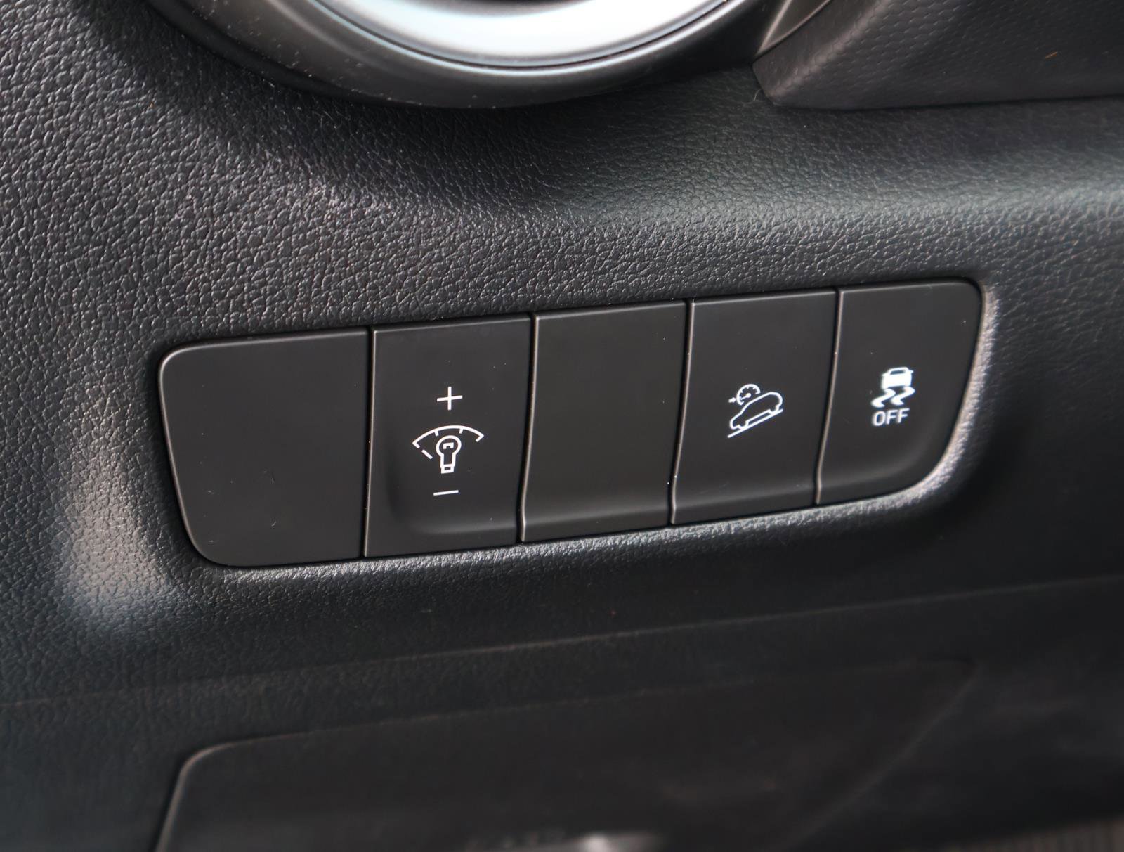 Used 2022 Hyundai Kona Limited image 23