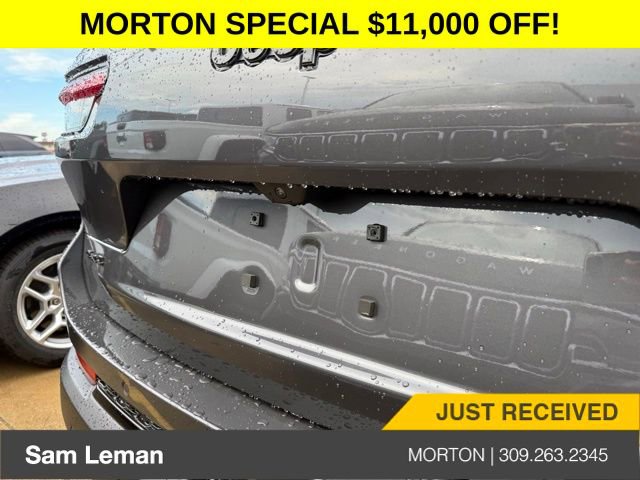 New 2025 Jeep Grand Cherokee L Limited w/ Black Appearance Package image 8