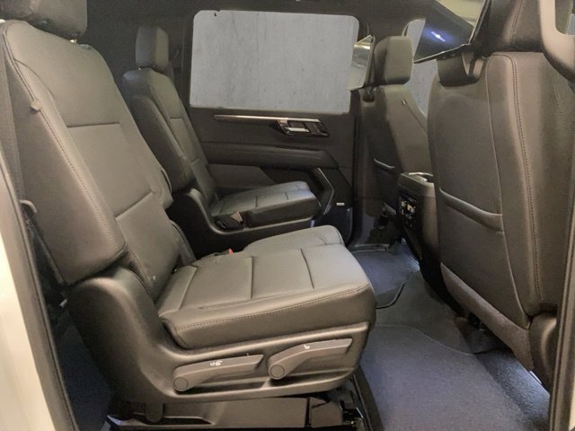 New 2026 Chevrolet Suburban Z71 w/ Z71 Off-Road Package AWD/4WD image 24