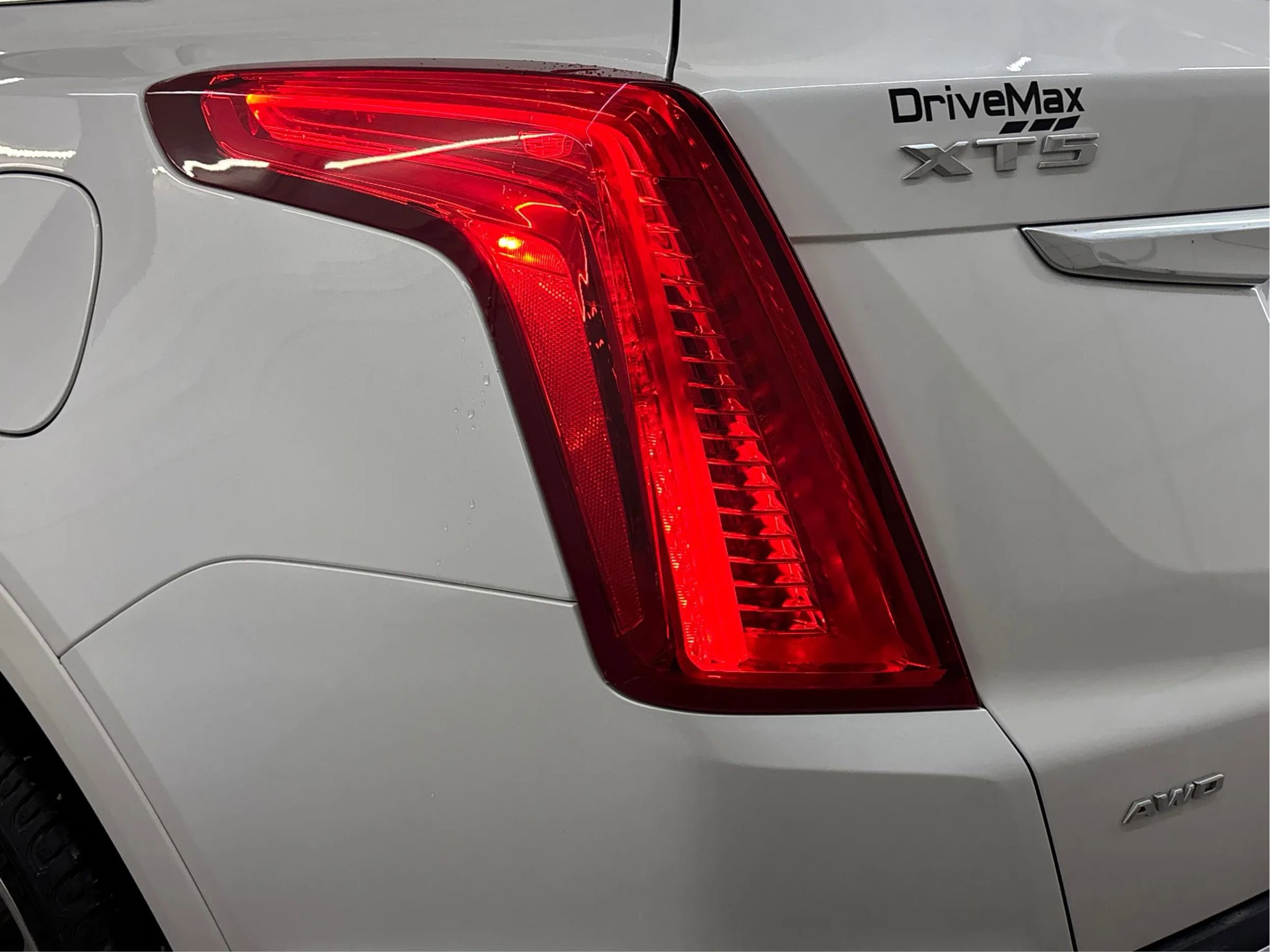 Used 2018 Cadillac XT5 Platinum w/ Driver Assist Package image 35