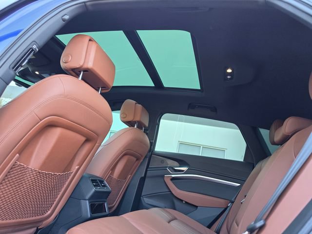 Used 2022 Audi e-tron Premium w/ Towing Package AWD/4WD image 35