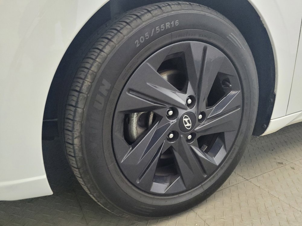 Used 2023 Hyundai Elantra SEL FWD image 31