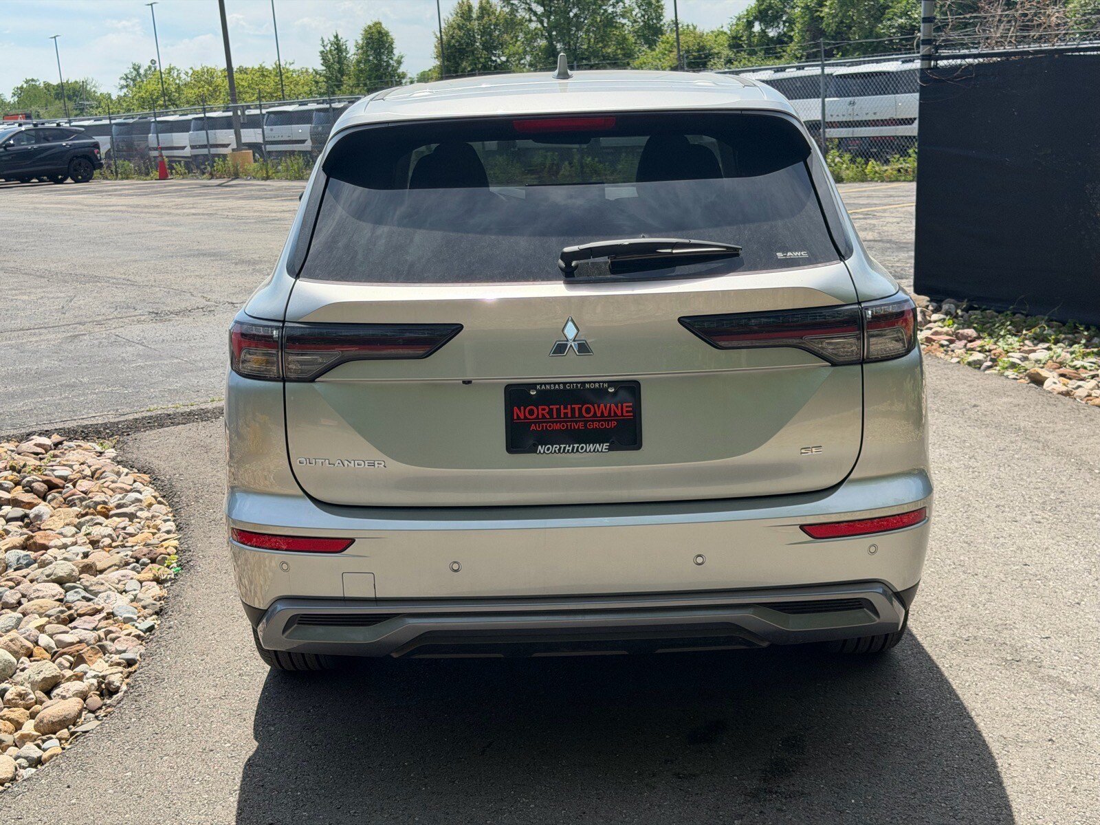 New 2026 Mitsubishi Outlander SE AWD/4WD image 4